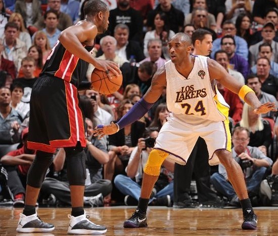 通过引入更 通过引入更