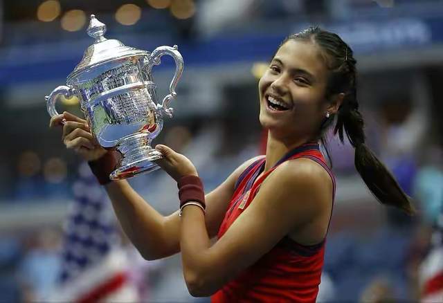 克里斯蒂亚 克里斯蒂亚