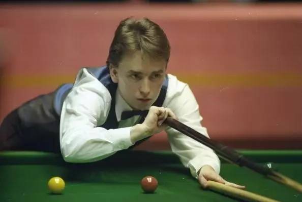 边锋外拉牵 边锋外拉牵